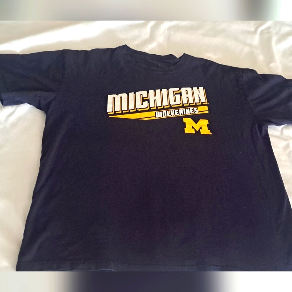 Michigan Wolverines T Shirt Vintage University Long Sleeve Men - Picture 5 of 5